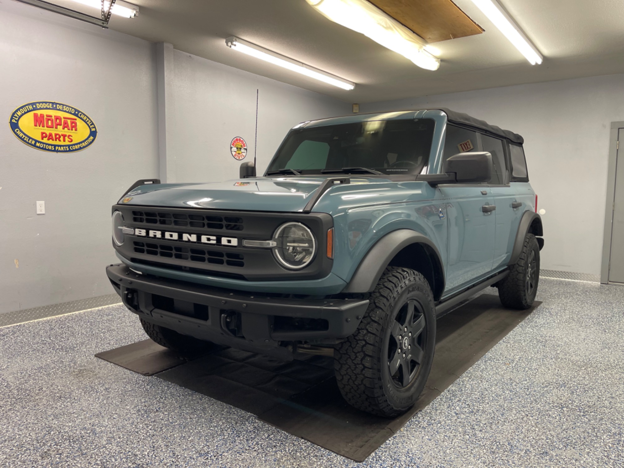 photo of 2021 Ford Bronco Black Diamond Advanced 4-Door 4WD One Owner!!!